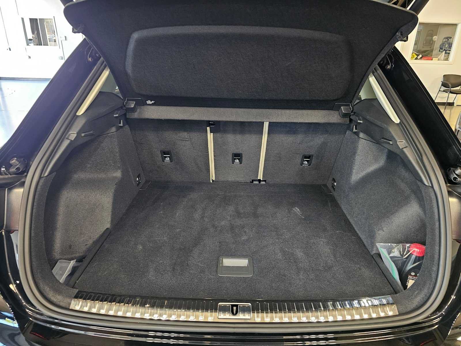 Used 2025 Audi Q3 2.0T Premium Plus w/ Premium Plus Package AWD/4WD image 16