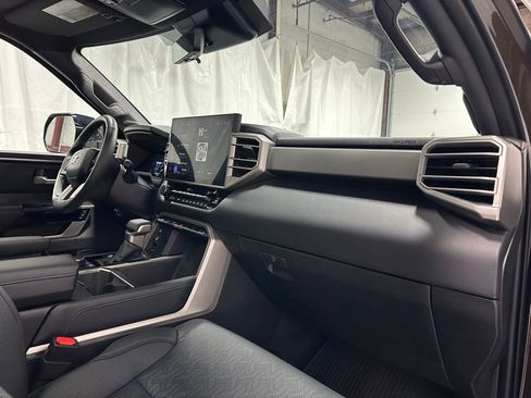 Used 2025 Toyota Tundra Limited image 60