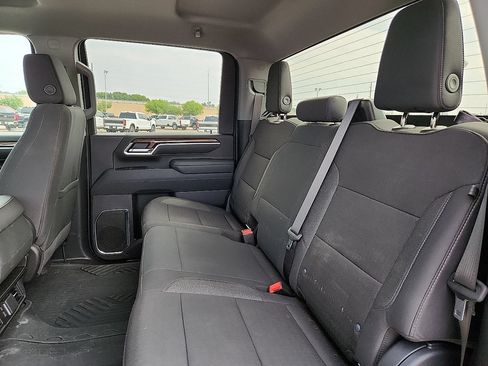 Used 2025 Chevrolet Silverado 2500 LT AWD/4WD image 5