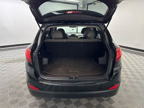 Used 2013 Hyundai Tucson GL FWD image 17