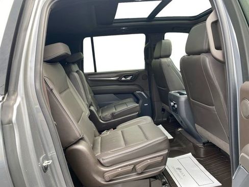 Used 2021 GMC Yukon XL Denali w/ Denali Premium Package AWD/4WD image 18