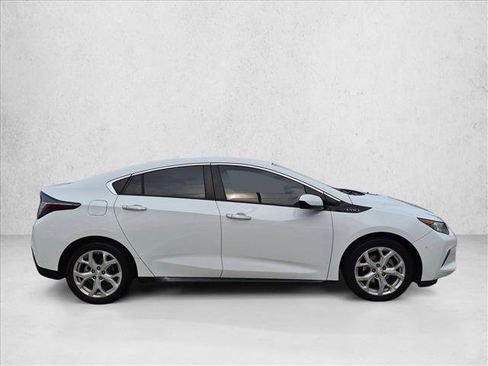 Used 2017 Chevrolet Volt Premier w/ Driver Confidence II Package FWD image 3