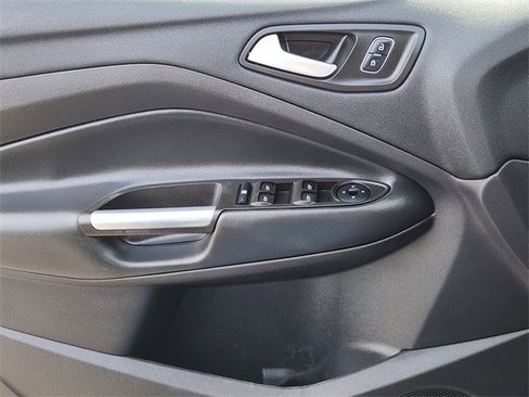 Used 2017 Ford Escape SE image 21