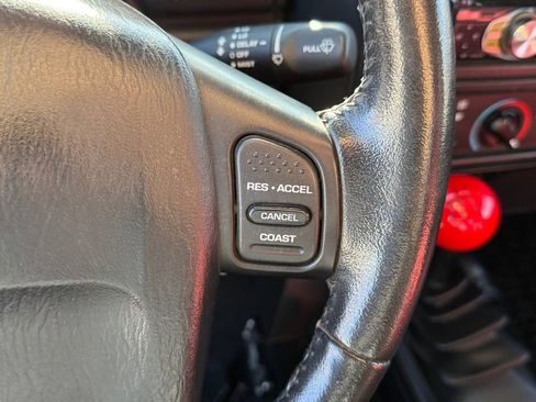 Used 2003 Jeep Wrangler X image 19