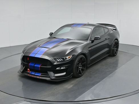 Certified 2017 Ford Mustang Shelby GT350R w/ GT350R Equipment Group 920A image 33