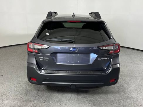 Used 2025 Subaru Outback Premium AWD/4WD image 4