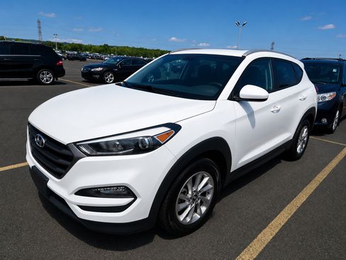 Used 2016 Hyundai Tucson SE w/ Option Group 02 AWD/4WD image 1