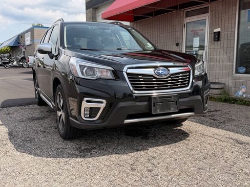 Used 2019 Subaru Forester Touring AWD/4WD image 2