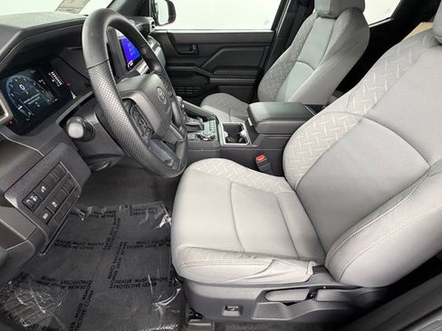 Used 2026 Toyota Tacoma SR5 AWD/4WD image 22