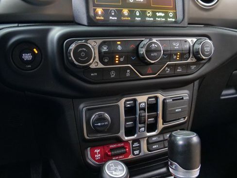 Used 2021 Jeep Gladiator Rubicon image 19