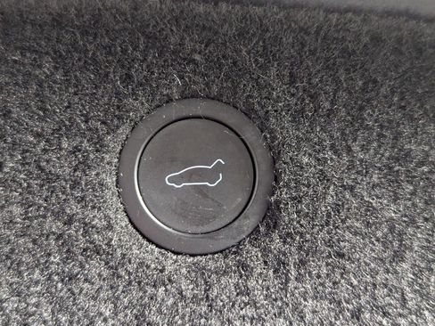 Used 2024 Tesla Model X image 83