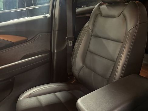 Used 2023 Chevrolet TrailBlazer ACTIV w/ Sun and Liftgate Package image 8