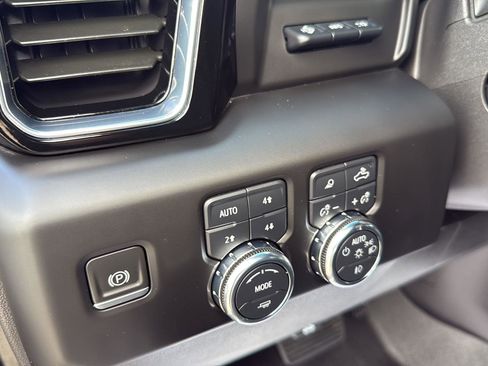 Used 2022 GMC Sierra 1500 Denali w/ Denali Reserve Package image 17