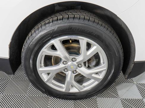 Used 2018 Chevrolet Equinox Premier image 33