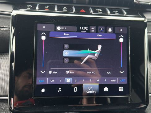 Used 2024 Jeep Grand Cherokee L Laredo image 18