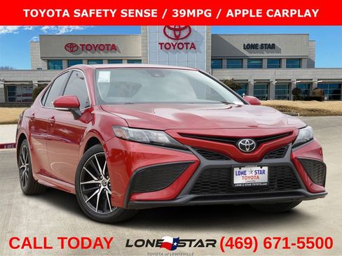 Used 2022 Toyota Camry SE FWD image 1