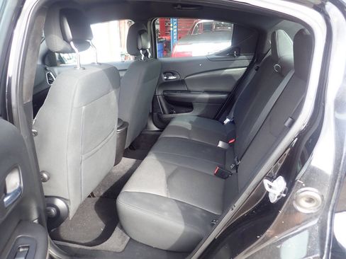 Used 2013 Dodge Avenger SE FWD image 12