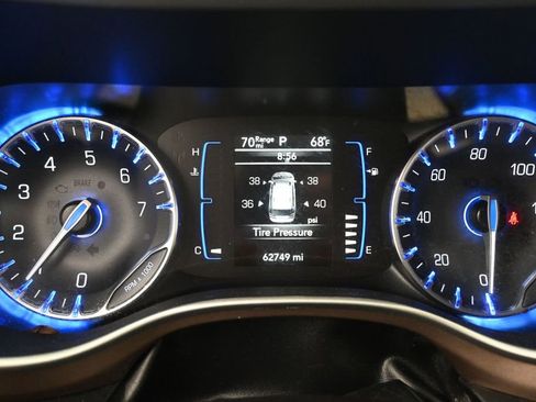 Used 2022 Chrysler Voyager LX FWD image 18