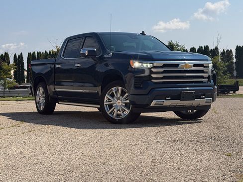 Used 2022 Chevrolet Silverado 1500 High Country w/ High Country Premium Package AWD/4WD image 28