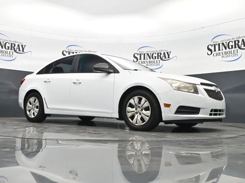 Used 2014 Chevrolet Cruze LS FWD image 26
