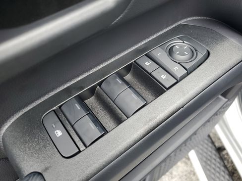 Used 2025 Toyota 4Runner SR5 image 28