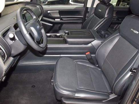 Certified 2025 Ford Expedition Platinum AWD/4WD image 13