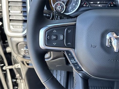 New 2026 RAM 1500 4x4 Crew Cab image 19