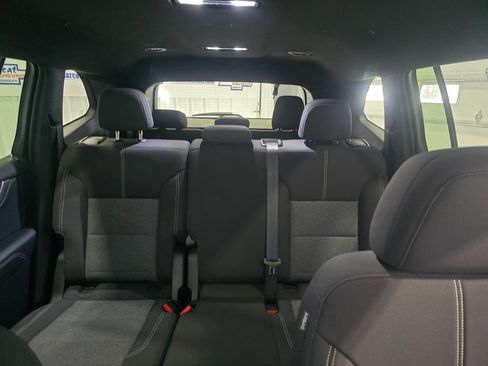 Used 2025 GMC Acadia Elevation image 18