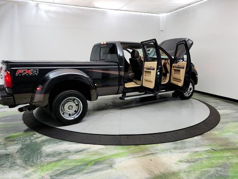 Used 2015 Ford F450 King Ranch w/ King Ranch Chrome Package image 11