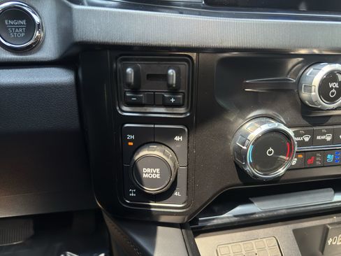 Used 2025 Ford F350 Platinum AWD/4WD image 21
