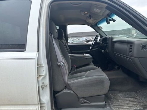 Used 2005 Chevrolet Silverado 1500 LS w/ Light Duty Power Package image 18