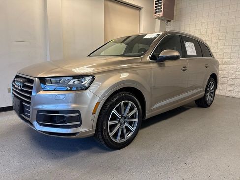 Used 2019 Audi Q7 3.0T Prestige w/ Prestige Package AWD/4WD image 2