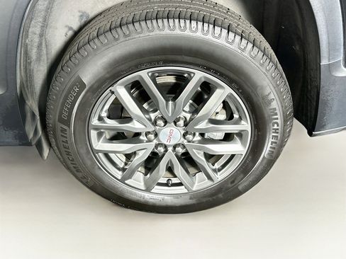 Used 2017 GMC Acadia SLT FWD image 11