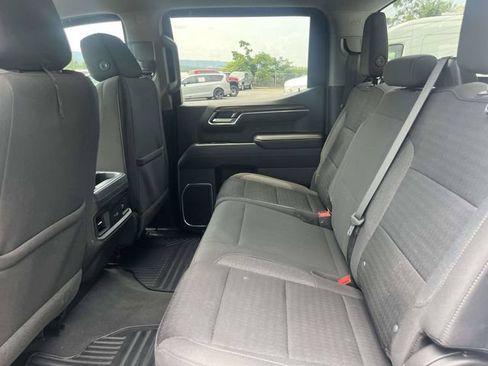 Used 2022 Chevrolet Silverado 1500 LT AWD/4WD image 13