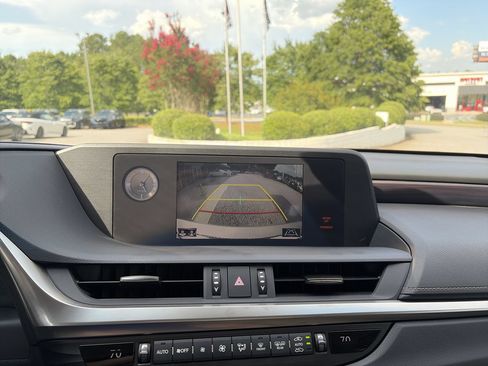 Used 2019 Lexus ES 350 w/ Premium Package FWD image 24