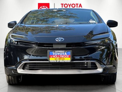 New 2027 Toyota Prius XLE FWD image 8
