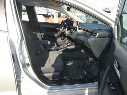 Used 2021 Toyota Corolla LE image 23