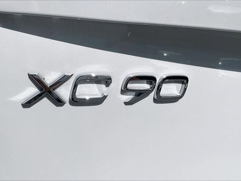 Used 2025 Volvo XC90 T8 Ultra w/ Protection Package Premier AWD/4WD image 10