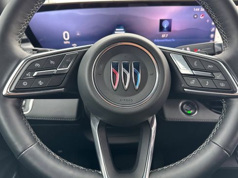 Used 2025 Buick Enclave Preferred image 33