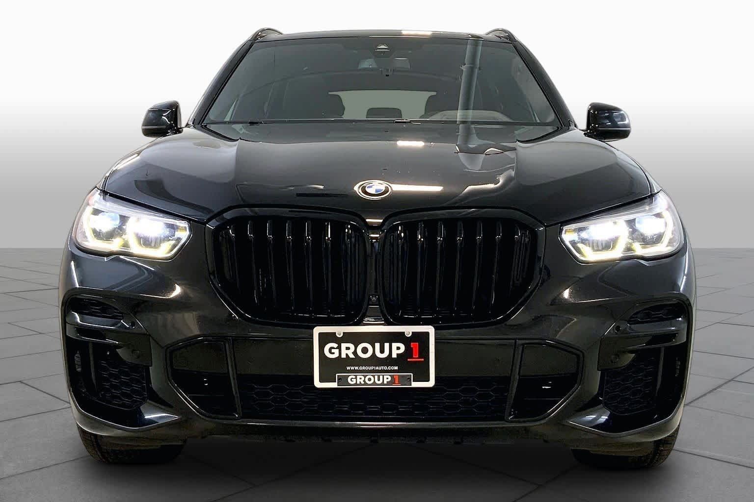 Used 2022 BMW X5 M50i w/ Executive Package AWD/4WD image 3