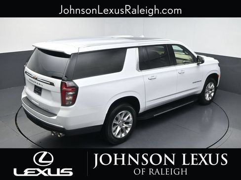 Used 2024 Chevrolet Suburban Premier AWD/4WD image 28