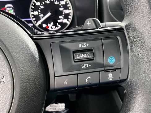 Used 2023 Nissan Rogue SV AWD/4WD image 19