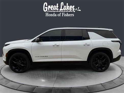 Used 2024 Chevrolet Traverse RS image 2