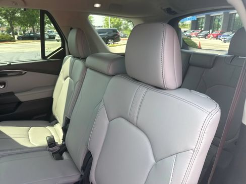 Certified 2025 Honda Pilot EX-L image 19