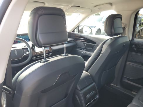 New 2026 Lincoln Nautilus Premier AWD/4WD image 28