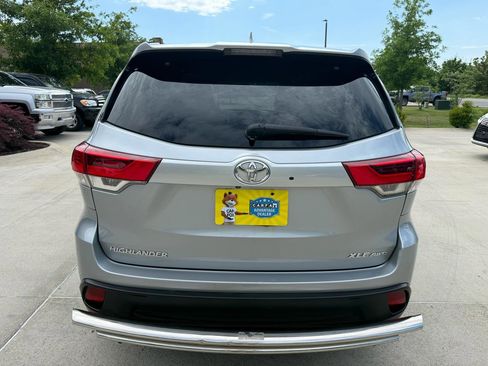 Used 2017 Toyota Highlander XLE AWD/4WD image 5