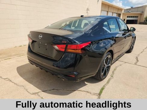 Used 2025 Nissan Altima 2.5 SR FWD image 8