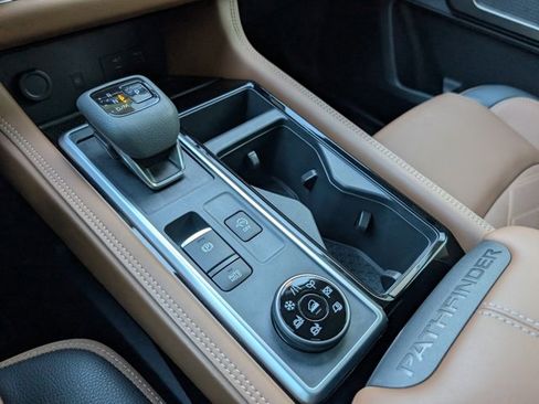 Used 2024 Nissan Pathfinder Platinum w/ Cargo Package image 16