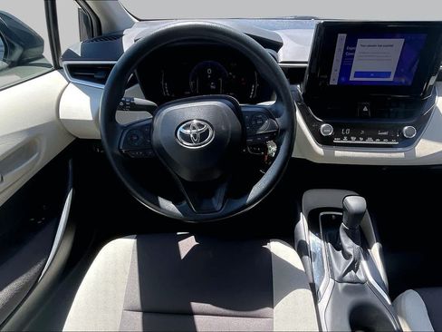 Used 2026 Toyota Corolla LE FWD image 5