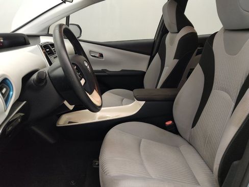 Used 2017 Toyota Prius Three FWD image 17